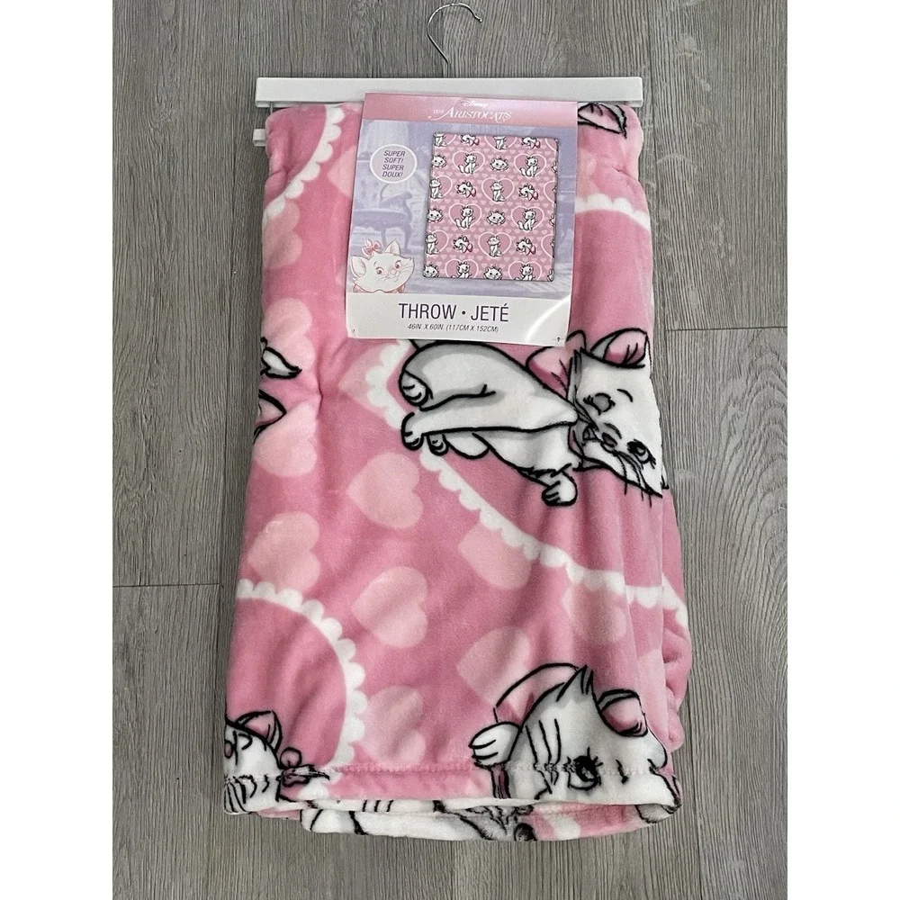 NEW Adorable Walt Disney Plush Throw - Aristocats Marie in Hearts - 46in x 60in